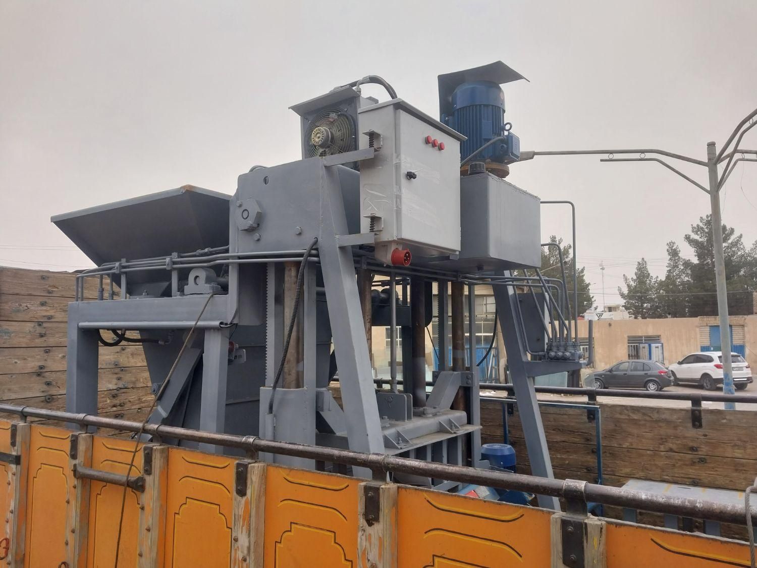 گارانتی کتبی دستگاه بلوک زن ۲ساله|ماشینآلات صنعتی|برخوار, |دیوار