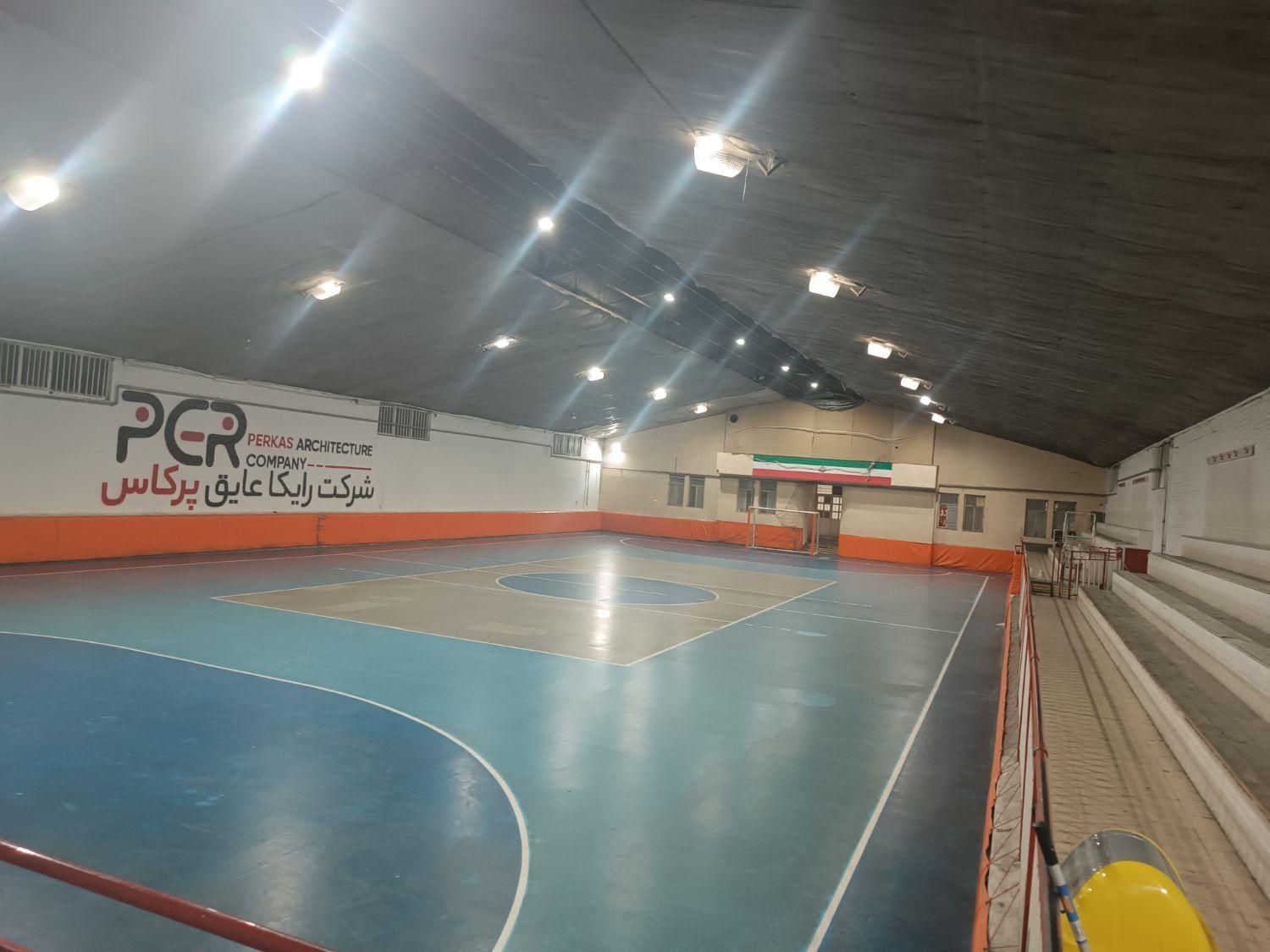 سالن ورزشی کشاورز نصف راه|اجارهٔ کوتاهمدت دفتر کار و فضای آموزشی|تبریز, |دیوار