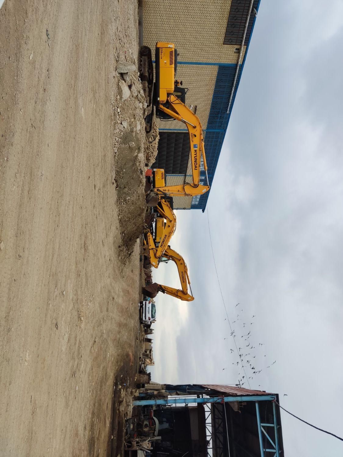 اجاره بیل مکانیکی هیوندا۳۲۰ و تعدادی ۲۱۰|خدمات حمل و نقل|سبزوار, توحیدشهر|دیوار