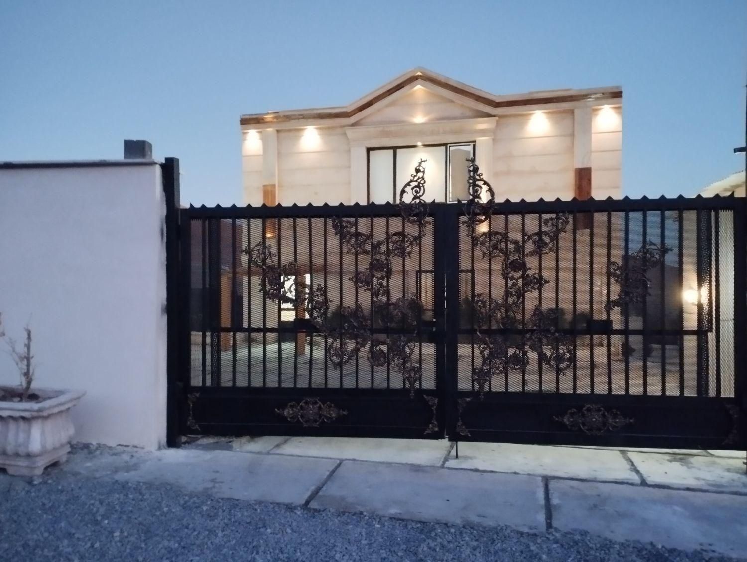 ویلا فول امکانات با استخر اب گرم|اجارهٔ کوتاهمدت ویلا و باغ|اراک, |دیوار