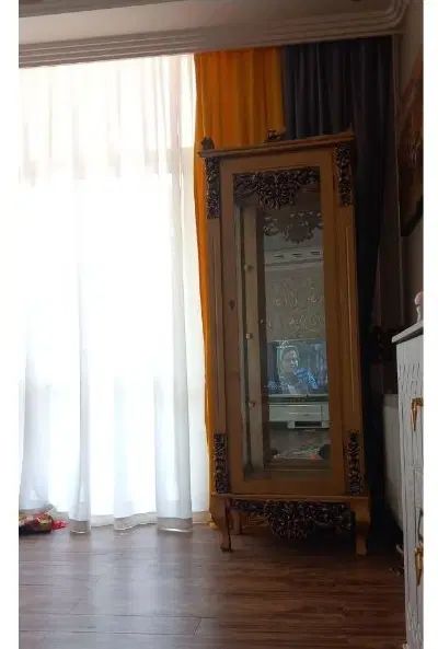 ویترین سالم  در حد نو|بوفه، ویترین، کنسول|اصفهان, کارلادان|دیوار