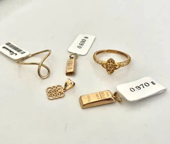 فروش طلاهای عکس فقط با اجرت کارگاه و ۳درصد سود|جواهرات|ایلام, |دیوار
