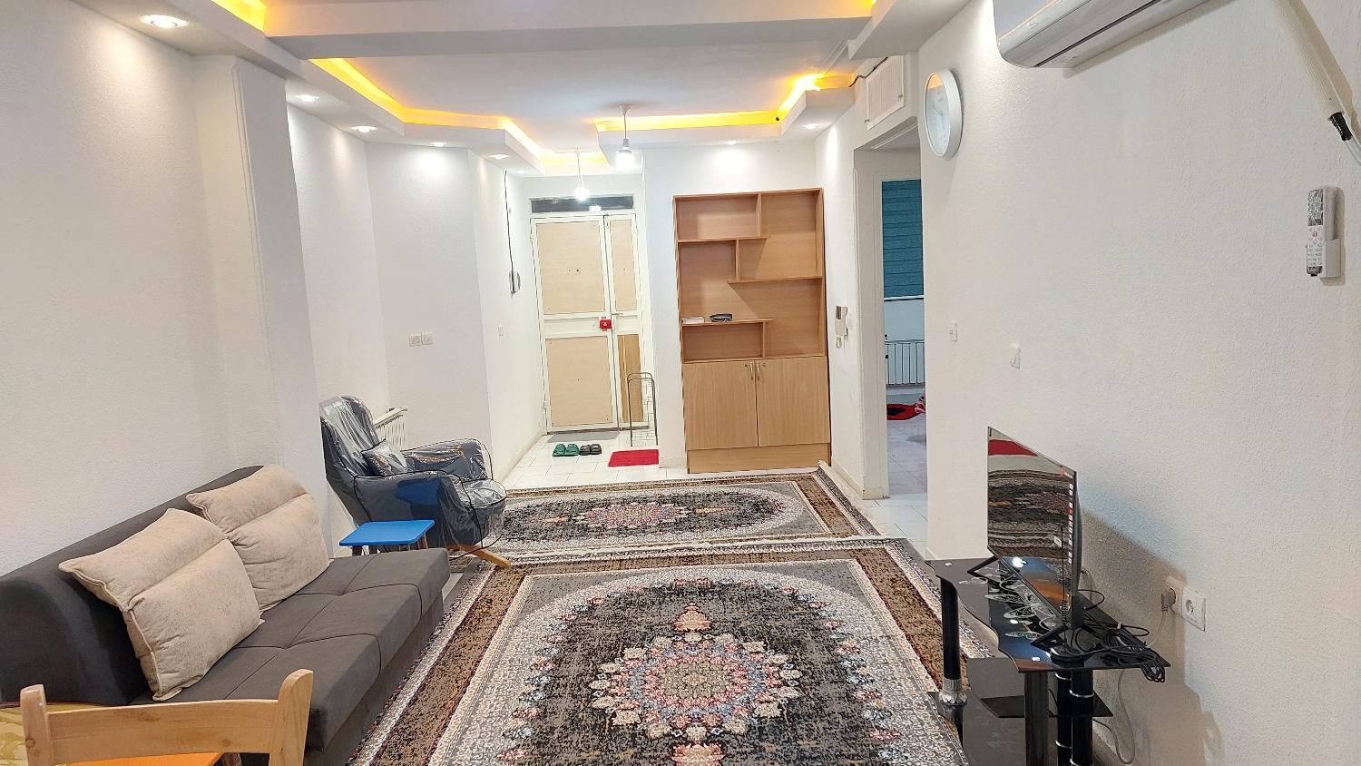 آپارتمان با اسپیلت مبله چمران و پاسداران|اجارهٔ کوتاه‌مدت آپارتمان و سوئیت|شیراز, ابیوردی|دیوار
