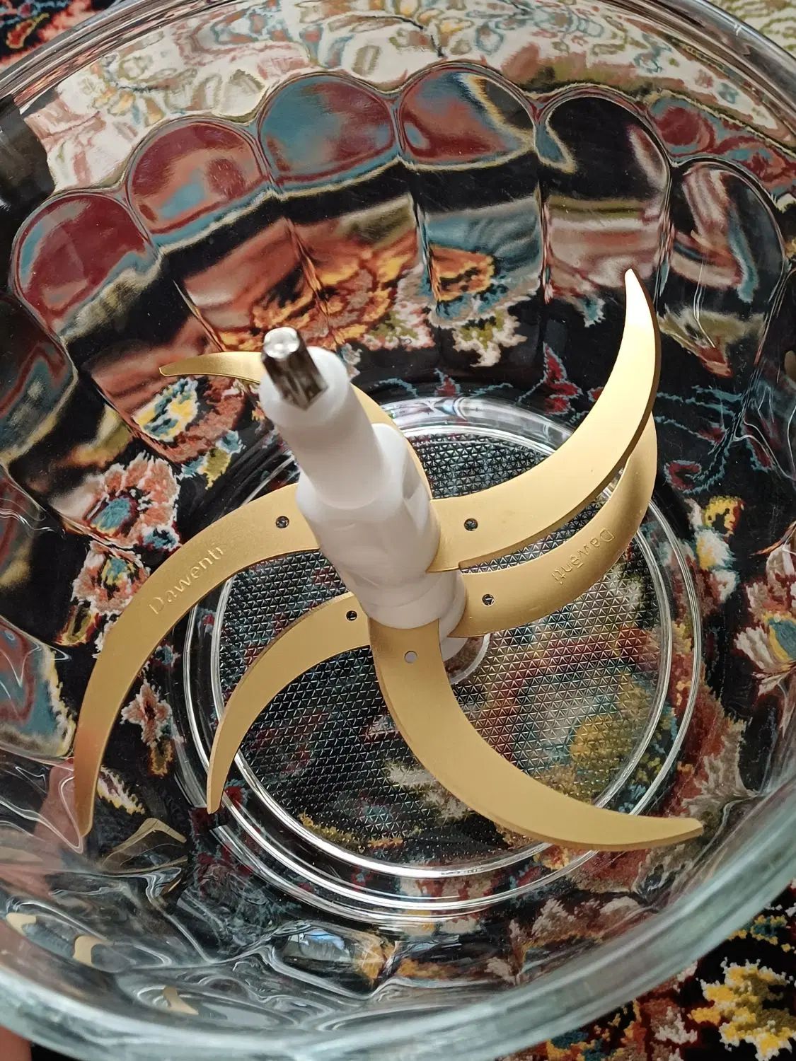 خوردکن برقی نواستفاده ای نشده داخل کارتن بوده.|خردکن، آسیاب، غذاساز|قرچک, میرزائی جنوبی|دیوار