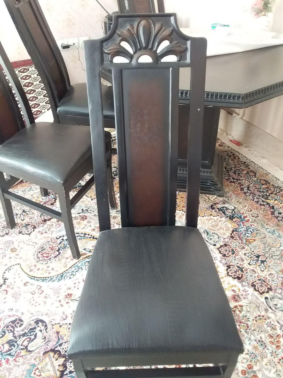 میز صندلی چوبی ۴ نفره با کیفیت و محکم|میز و صندلی غذاخوری|قم, انسجام|دیوار