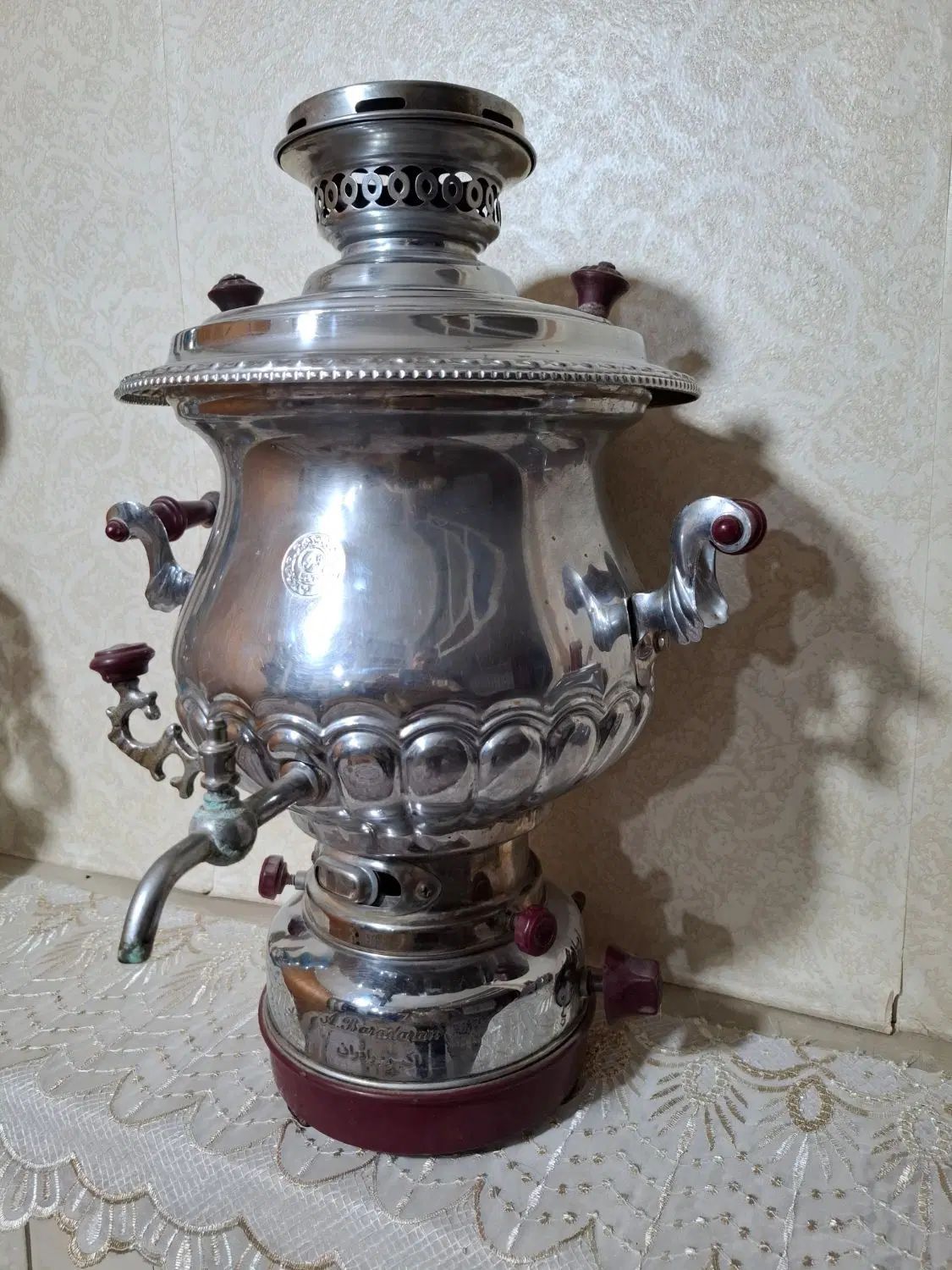 سماور گازی اکبر برادران تبریز کاملا سالم|سماور، چای‌ساز، قهوه‌ساز|قرچک, پارس سرام|دیوار
