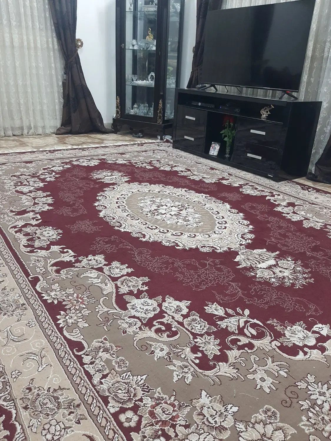 فرش ۹متری ۱۲۰۰ شانه نگین مشهد ۳ماه استفاده شده|فرش|رشت, توشیبا|دیوار