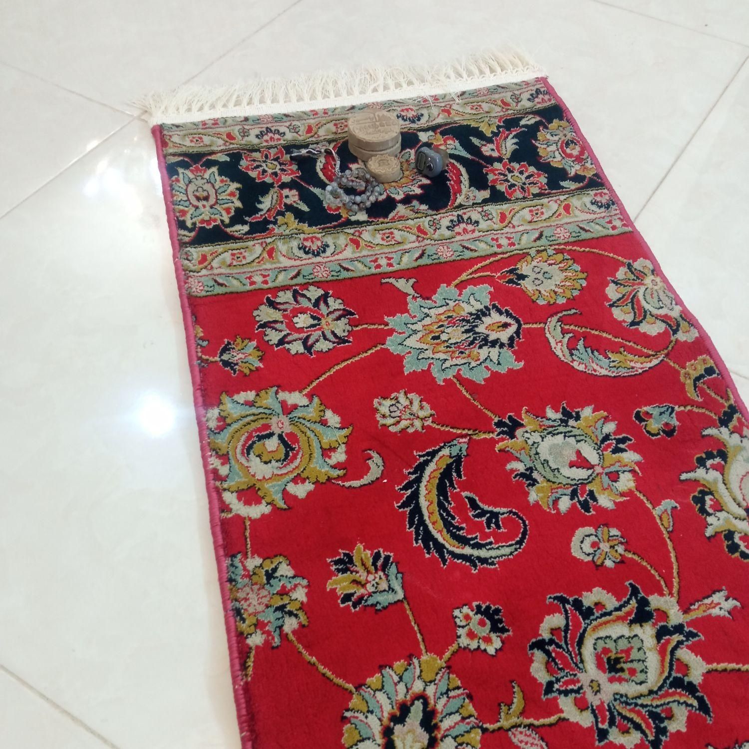 سجاده (قطعه ای از فرش حرم امام رضا (ع)) خاص و زیبا|فرش|مشهد, شهید مطهری|دیوار