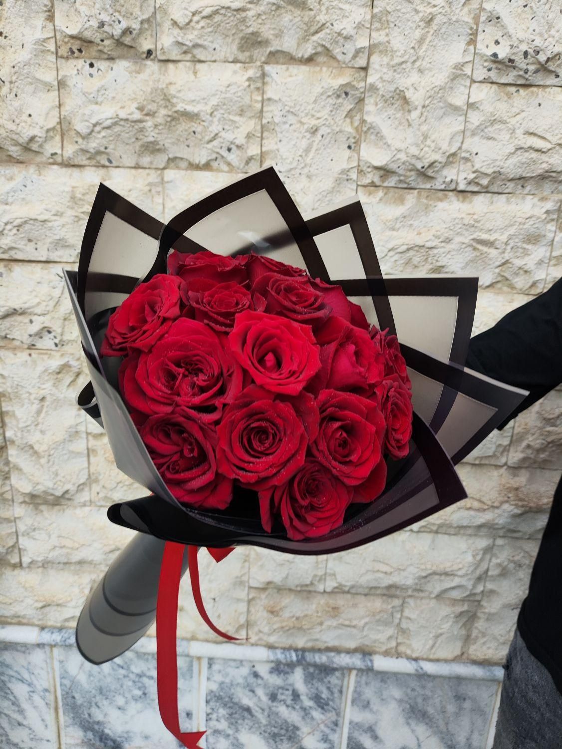 دسته گل رز هلندی بهترین قیمت در مشهد کیفیت عالی|گل و گیاه طبیعی|مشهد, امامیه (شهرک غرب)|دیوار