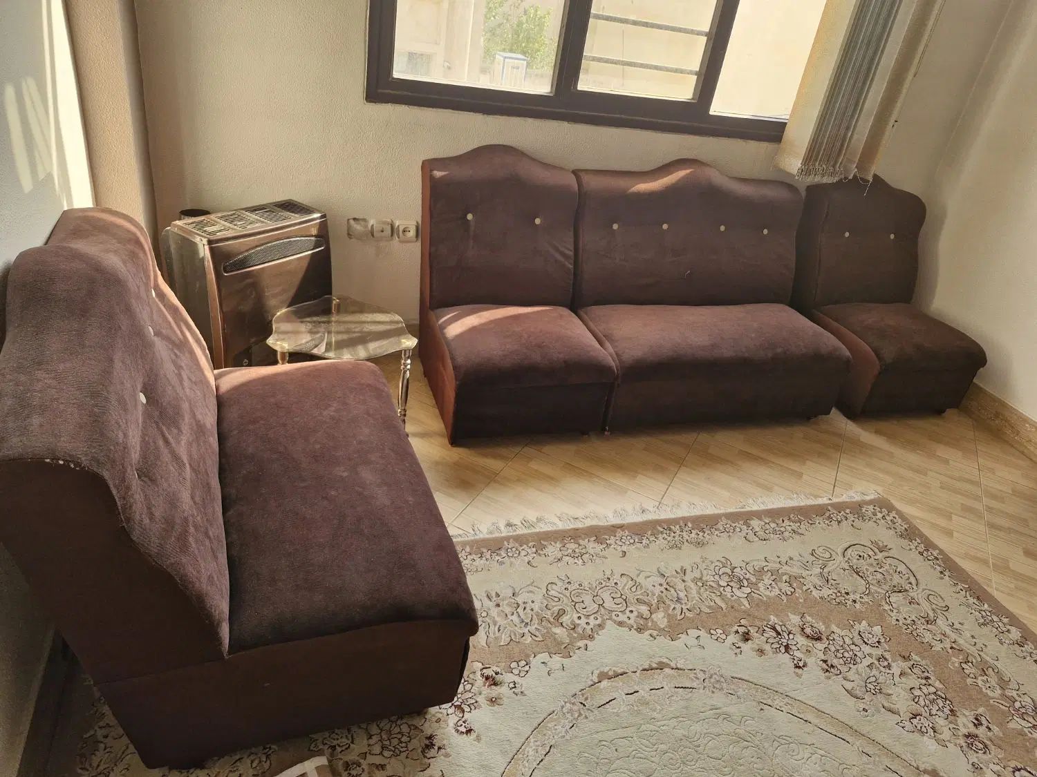 فروش یک دست مبلمان و میزو تلویزیون سالم فروش فوری|تلویزیون و پروژکتور|شاهین‌شهر, عطار|دیوار
