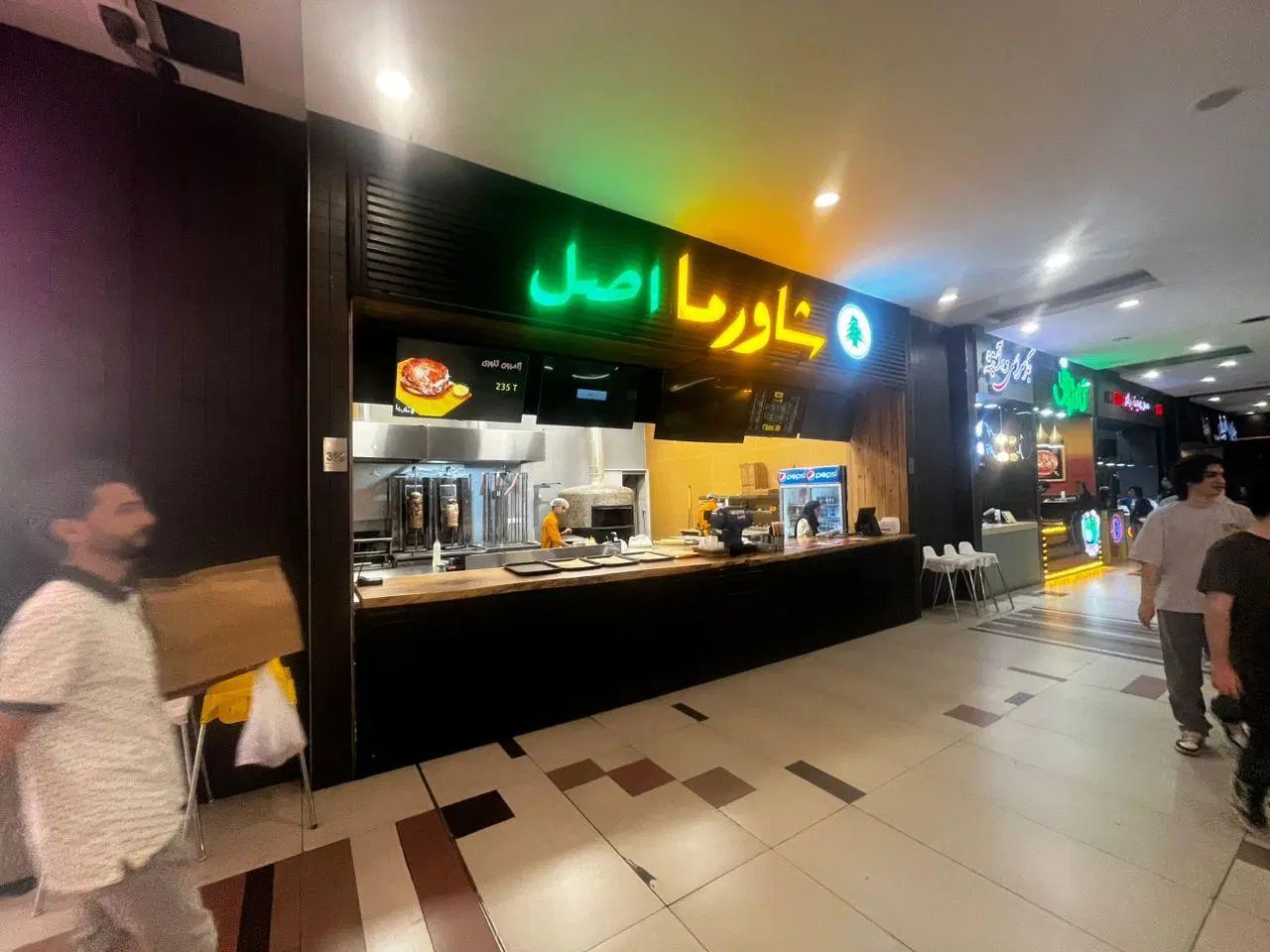 اجاره مغازه در یک مجتمع فعال در نظام آباد|اجارهٔ مغازه و غرفه|تهران, گرگان|دیوار