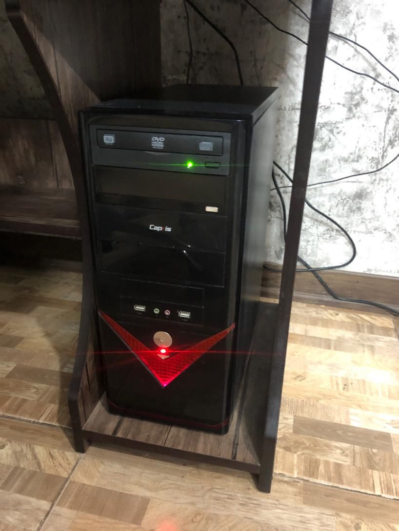 کامپیوتر + مانیتور LG تخت + میز و صندلی|رایانه رومیزی|اصفهان, کوی گلزار|دیوار