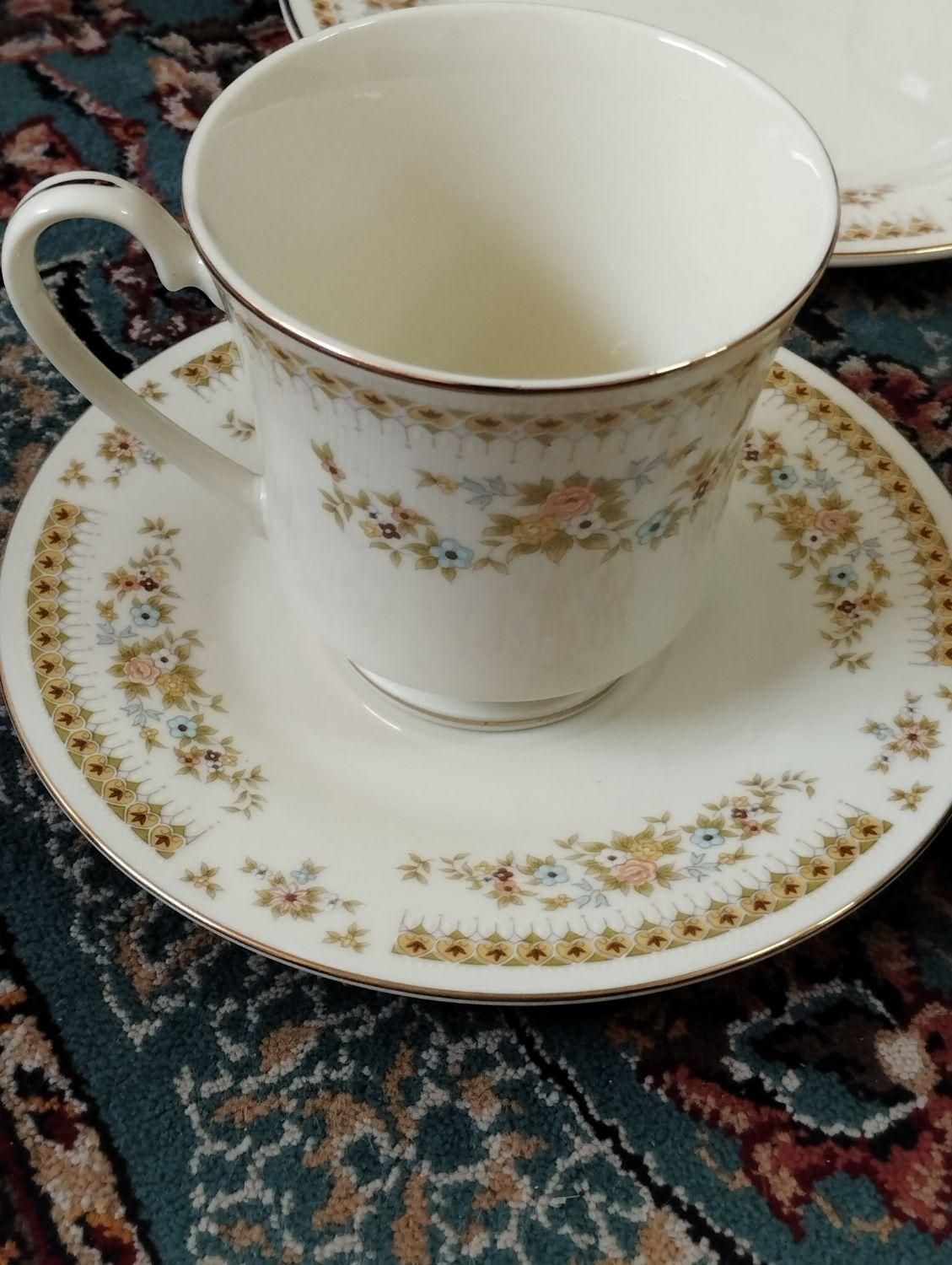 سرویس چایخوری چینی قدیمی و میوه خوری کریستال|ظروف سرو و پذیرایی|اصفهان, خواجو|دیوار