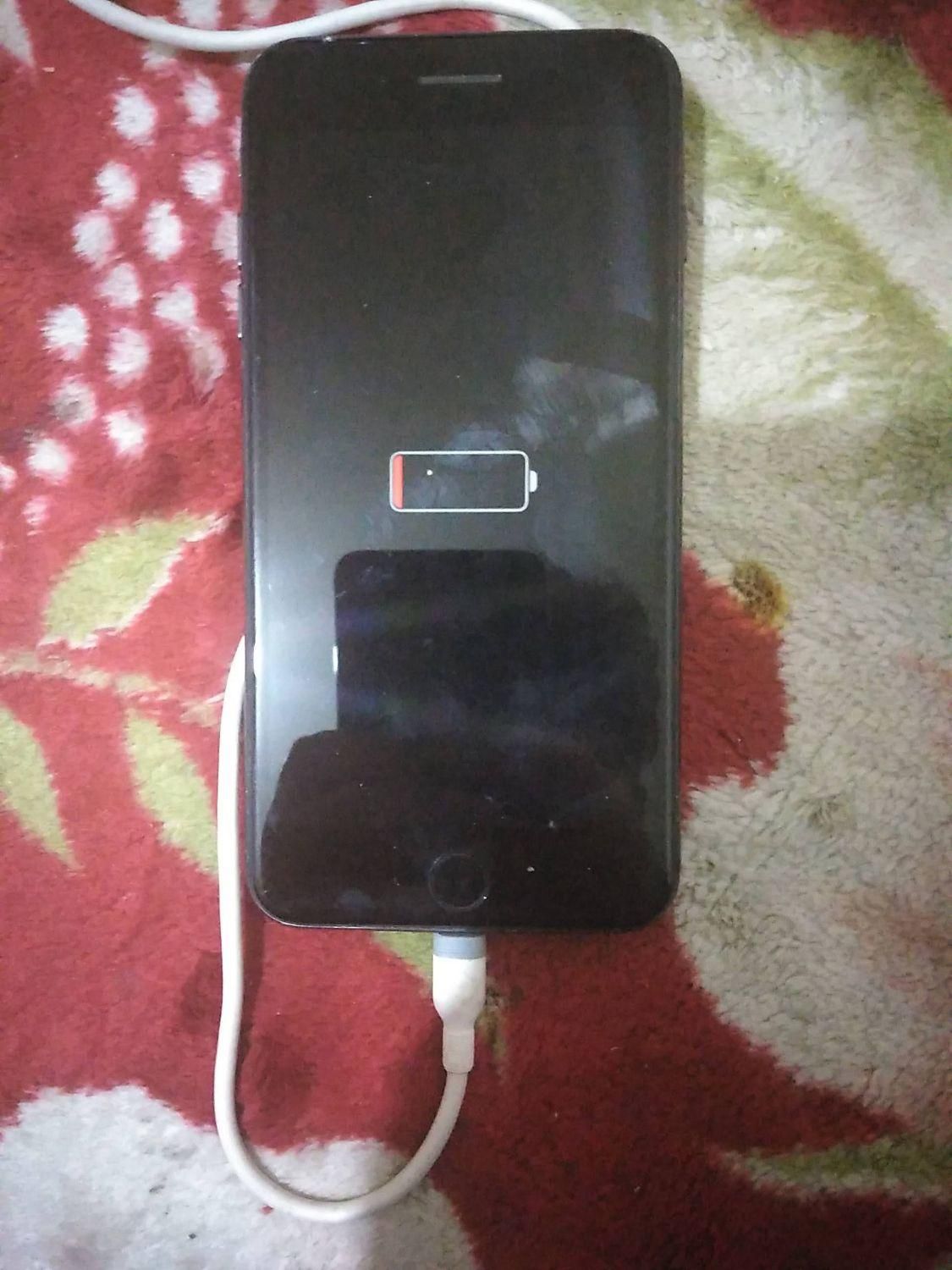 اپل iPhone 8 Plus با حافظهٔ ۲۵۶ گیگابایت|موبایل|تهران, تهرانپارس غربی|دیوار