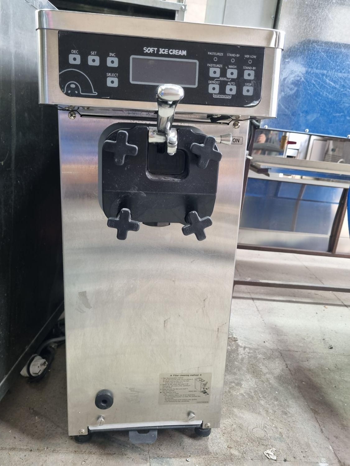 دستگاه بستنی رومیزی گل خامه زن بستنی برفی|کافیشاپ و رستوران|شیراز, وزیرآباد|دیوار