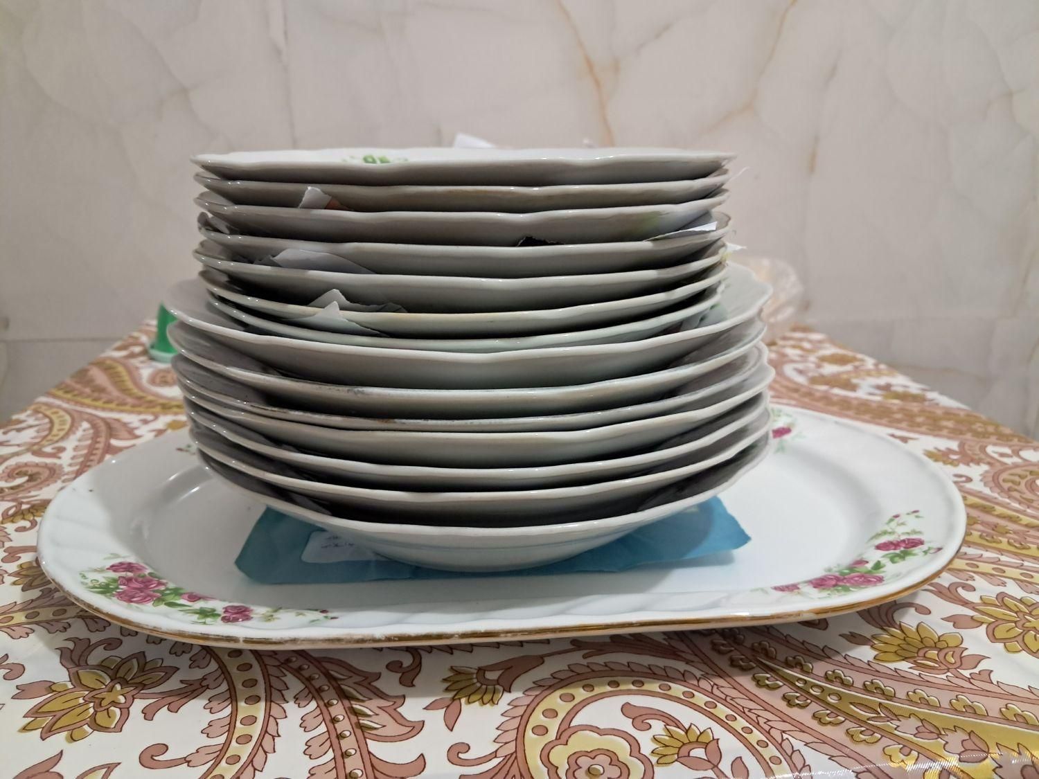 ظروف چینی گل سرخی|ظروف سرو و پذیرایی|رشت, حومه رشت|دیوار