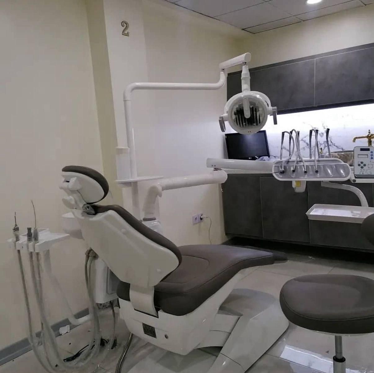 مطب دندانپزشکی دویونیت فعال با تمامی تجهیزات کامل|اجارهٔ دفتر کار، اتاق اداری، مطب|تهران, شهرک آپادانا|دیوار