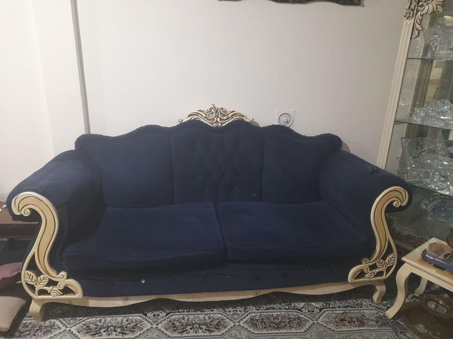 مبل هفت نفره با جلوی مبلی م دو عدد میز عسلی|مبلمان خانگی و میز عسلی|اسلام‌شهر, شهرک قائمیه|دیوار