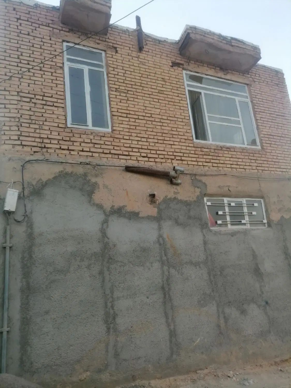 منزل ویلایی دو طبقه.دونبش سفت کاری شده.بلوارکشمیری|فروش خانه و ویلا|مشهد, سیس‌آباد|دیوار