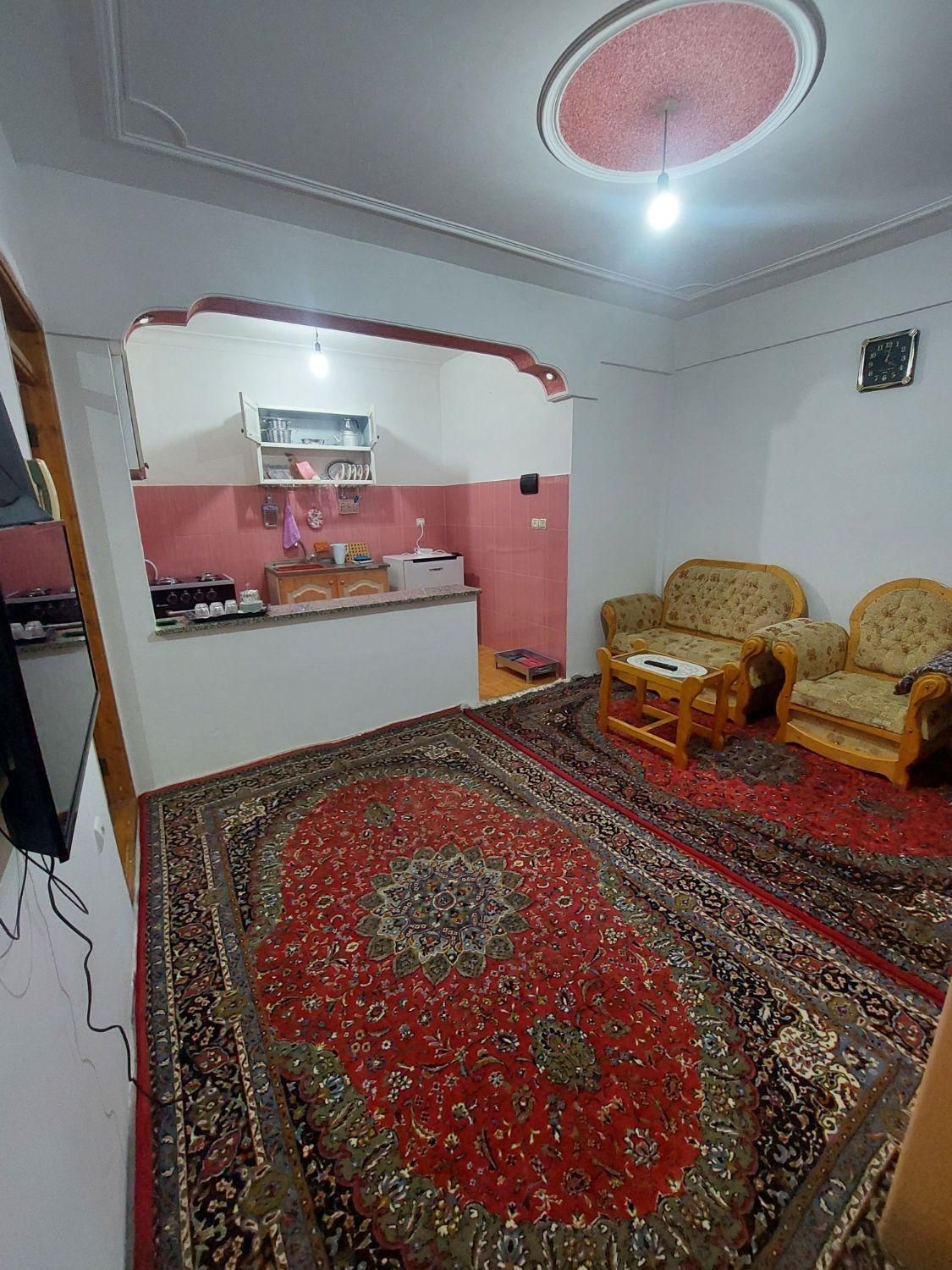 سوییت حیاط دار مجهز و تمیز نزدیک دریا و جنگل|اجارهٔ کوتاهمدت آپارتمان و سوئیت|تنکابن, |دیوار