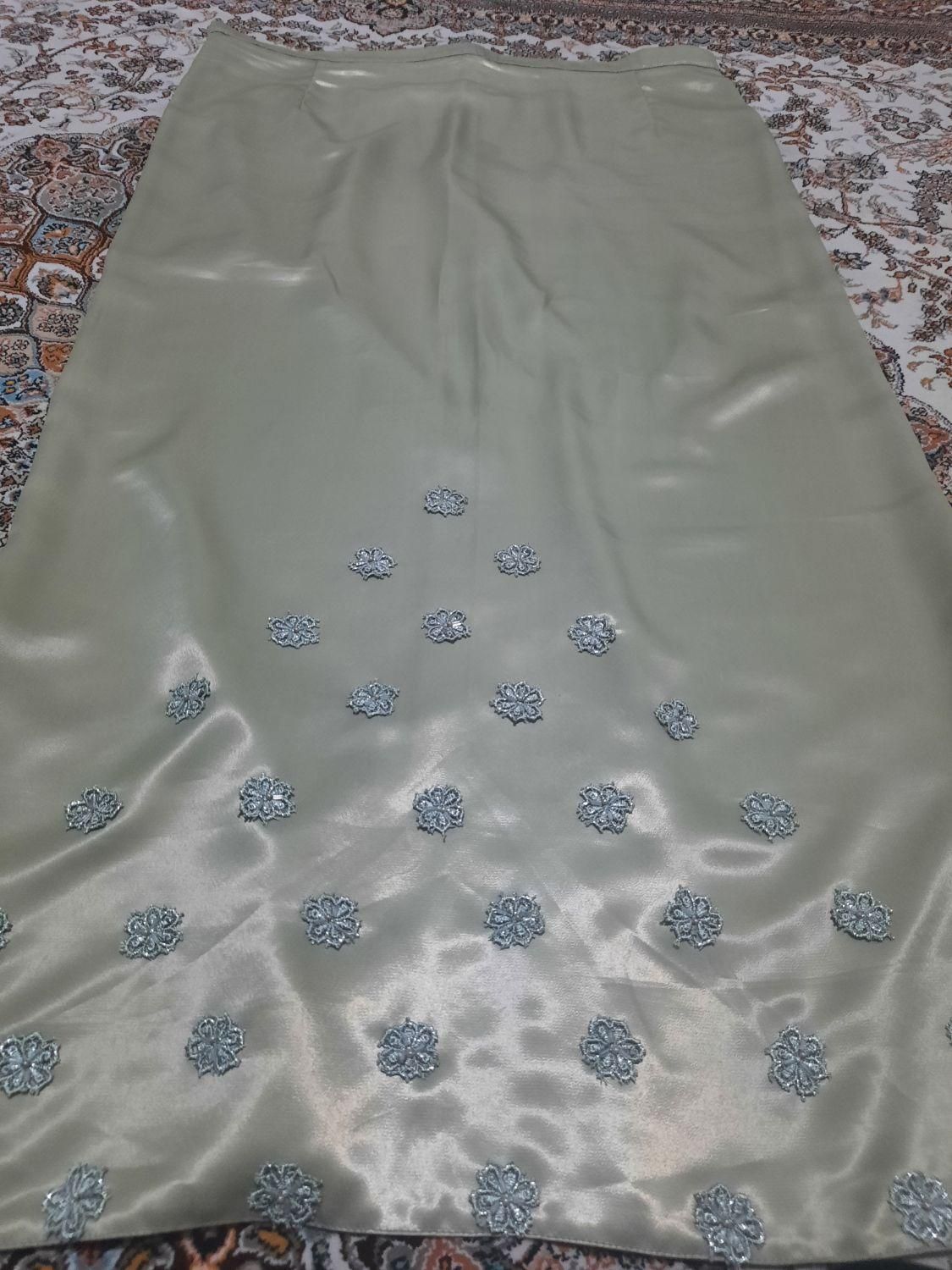 لباس مجلسی|لباس|کرج, کوی کارمندان شمالی|دیوار