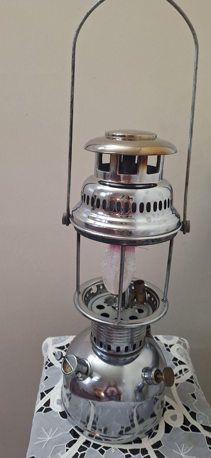 چراغ زنبوری قدیمی برای دهه ۵۰ هنوز نفت داخلش|کلکسیون اشیاء عتیقه|تهران, افسریه شمالی|دیوار