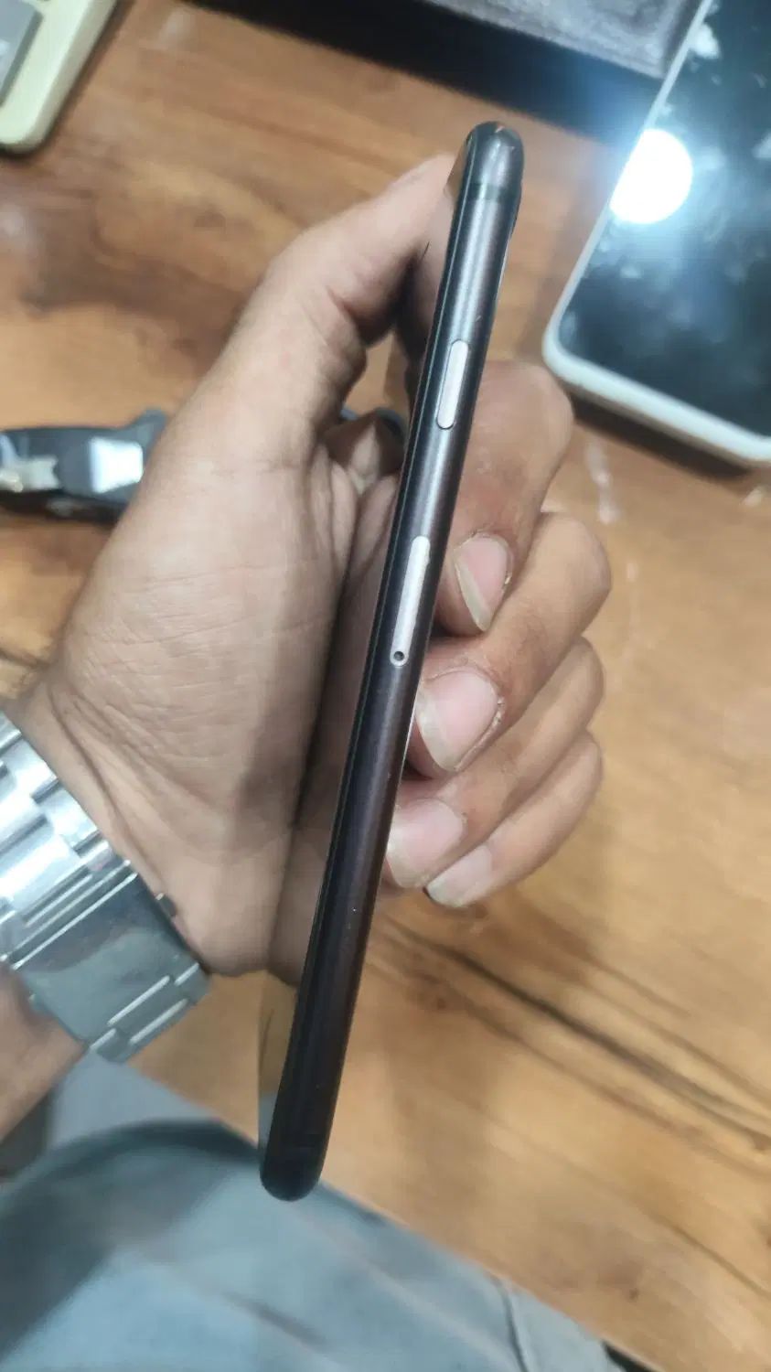 اپل iPhone SE (2020) با حافظهٔ ۱۲۸ گیگابایت|موبایل|سبزوار, امیر کبیر|دیوار