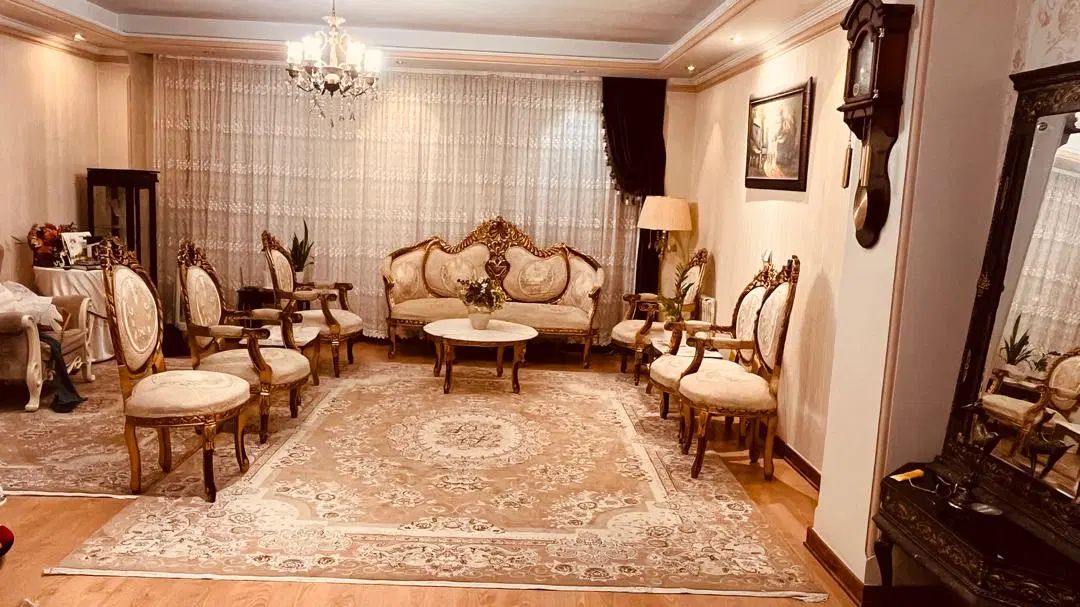 مبل فرحی ۹ نفره|مبلمان خانگی و میز عسلی|تهران, دریاچه شهدای خلیج فارس|دیوار