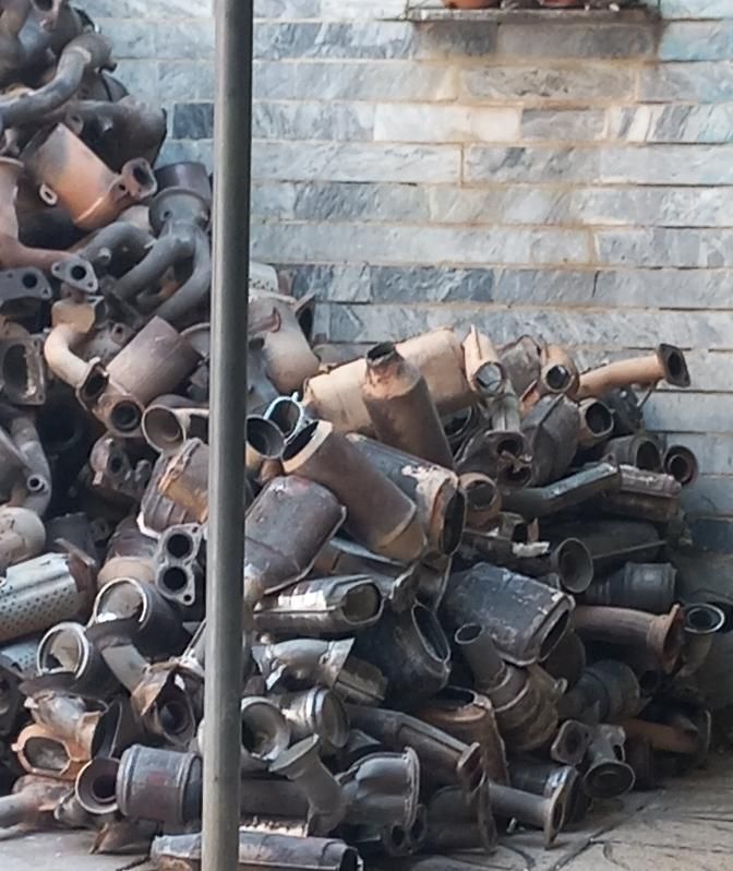 فروشوخرید انواع کاتالیزور و کاتالیز و کاتالیست|قطعات یدکی و لوازم جانبی|خرم‌آباد, |دیوار