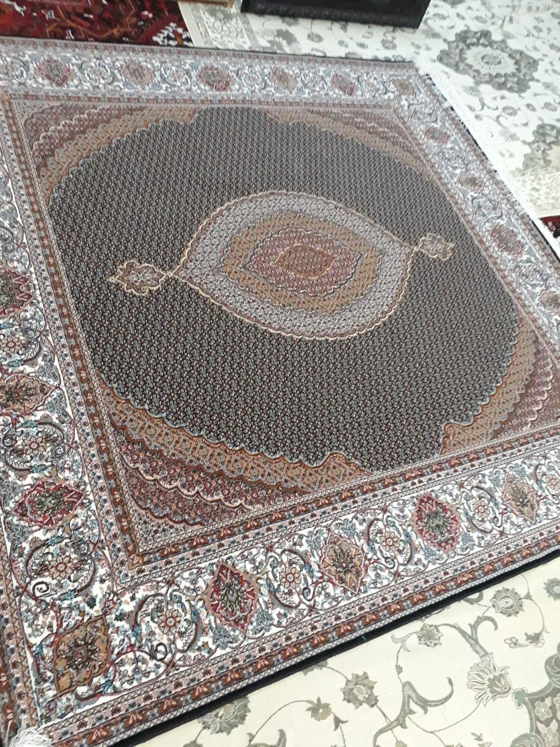 فرش،ماهی۷۰۰ اخوان فرش آشپزخانه مربع ۲×۲ سایز|فرش|تبریز, |دیوار