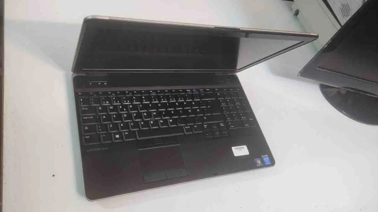 لپ تاپ dell core i7 گرافیک دار|رایانه همراه|اصفهان, ملک|دیوار