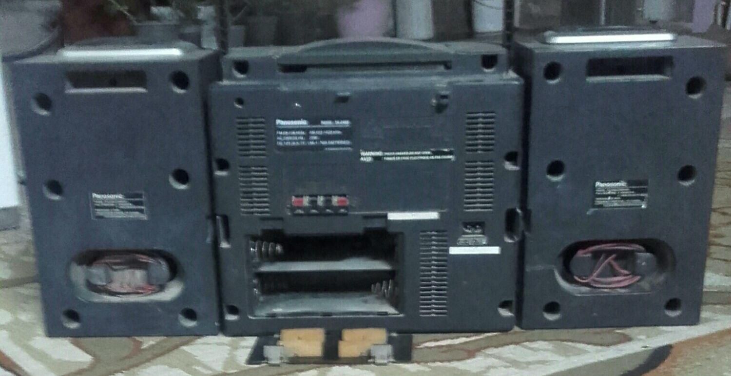 یک عدد رادیوظبط قدیمی|سیستم صوتی خانگی|قم, هفت تیر|دیوار