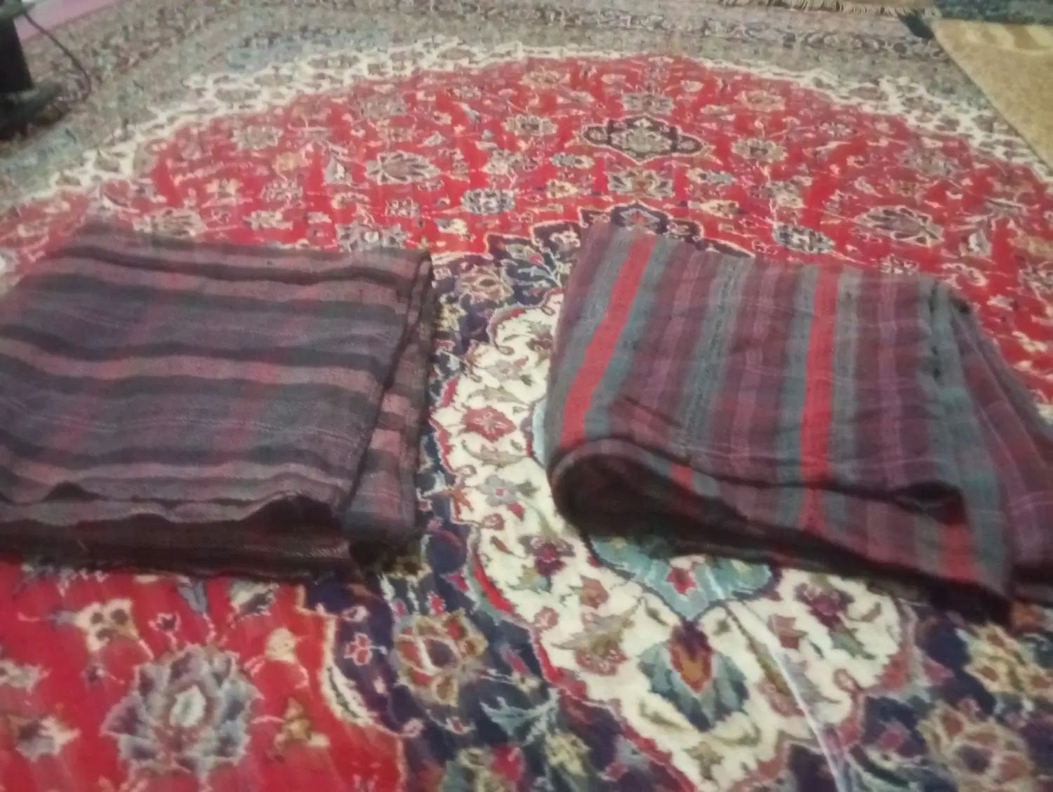 دوعدد چادر شب یارختخواب بنددست باف فروخته میشود|رختخواب، بالش، پتو|جیرفت, |دیوار