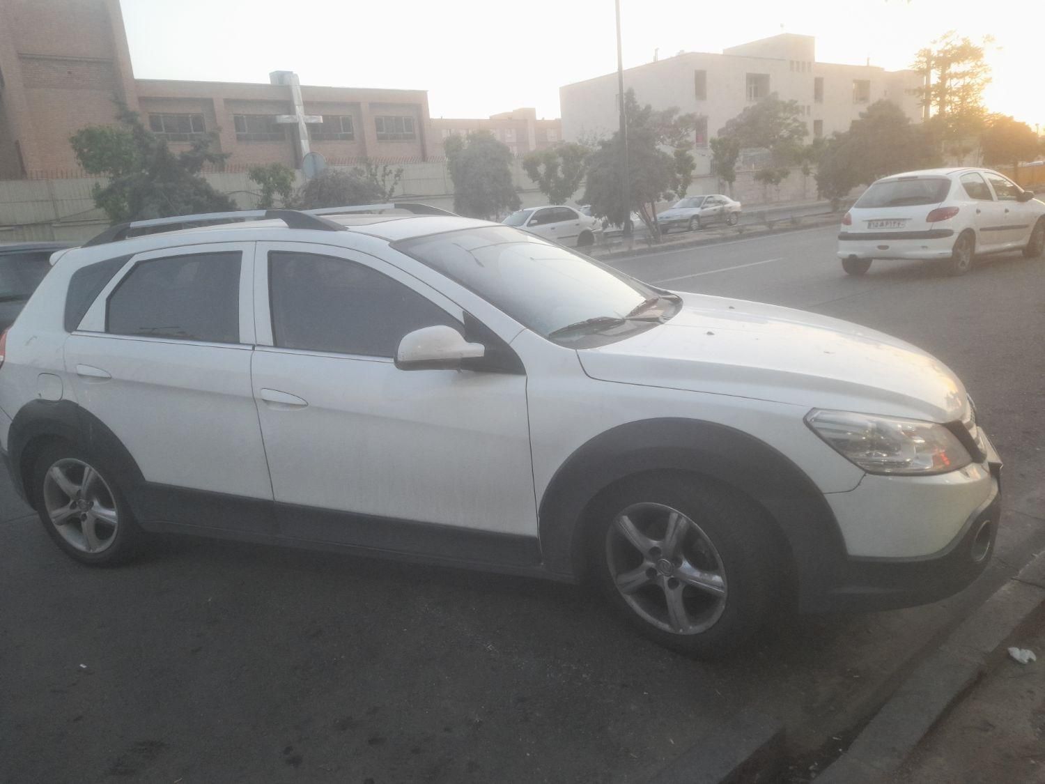 دانگ فنگ H30 کراس، مدل ۱۳۹۵|خودرو سواری و وانت|تهران, تهران‌سر|دیوار