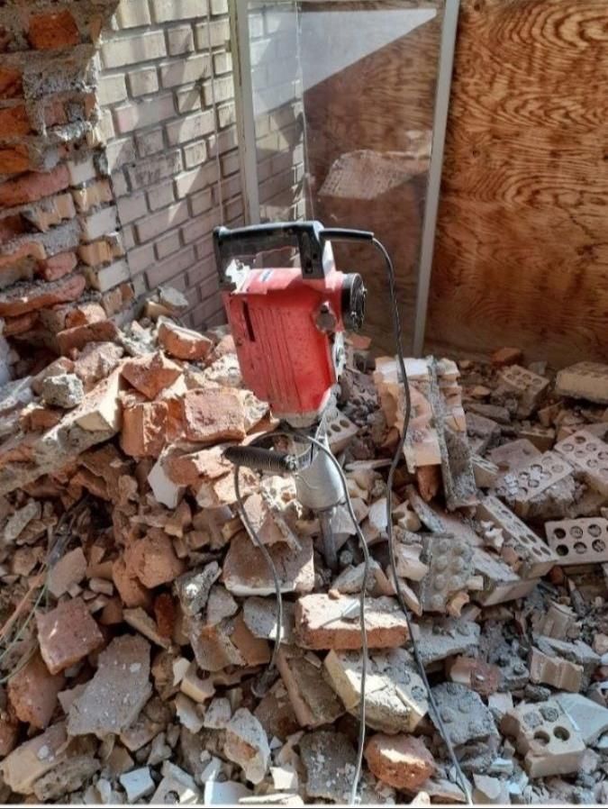 بتن کنی با کمپرسور و چکش برقی|خدمات پیشه و مهارت|تبریز, |دیوار