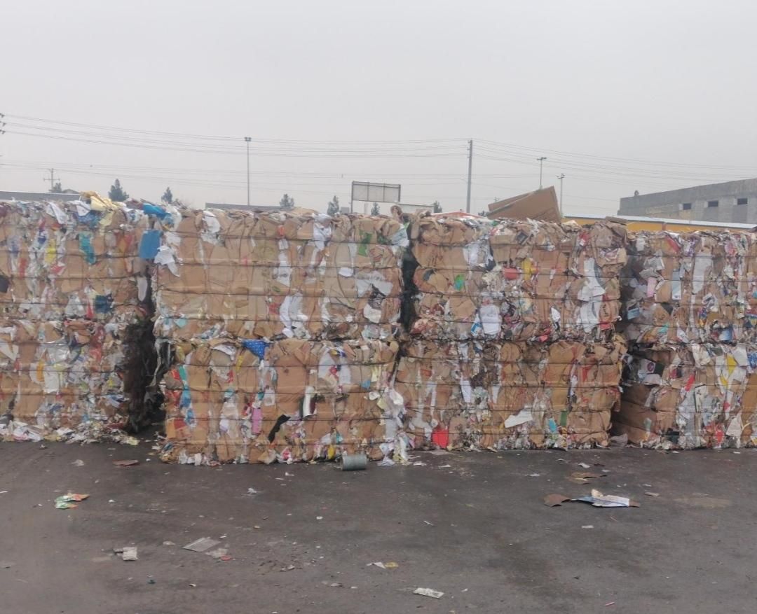 گاراژضایعاتی کارتن پلاستیک اهن|عمده‌فروشی|شیراز, ده پیاله|دیوار