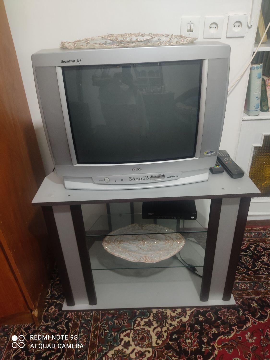 تلویزیون ال جی  و میز ش و دستگاه دیجیتال|سیستم صوتی خانگی|نهاوند, |دیوار