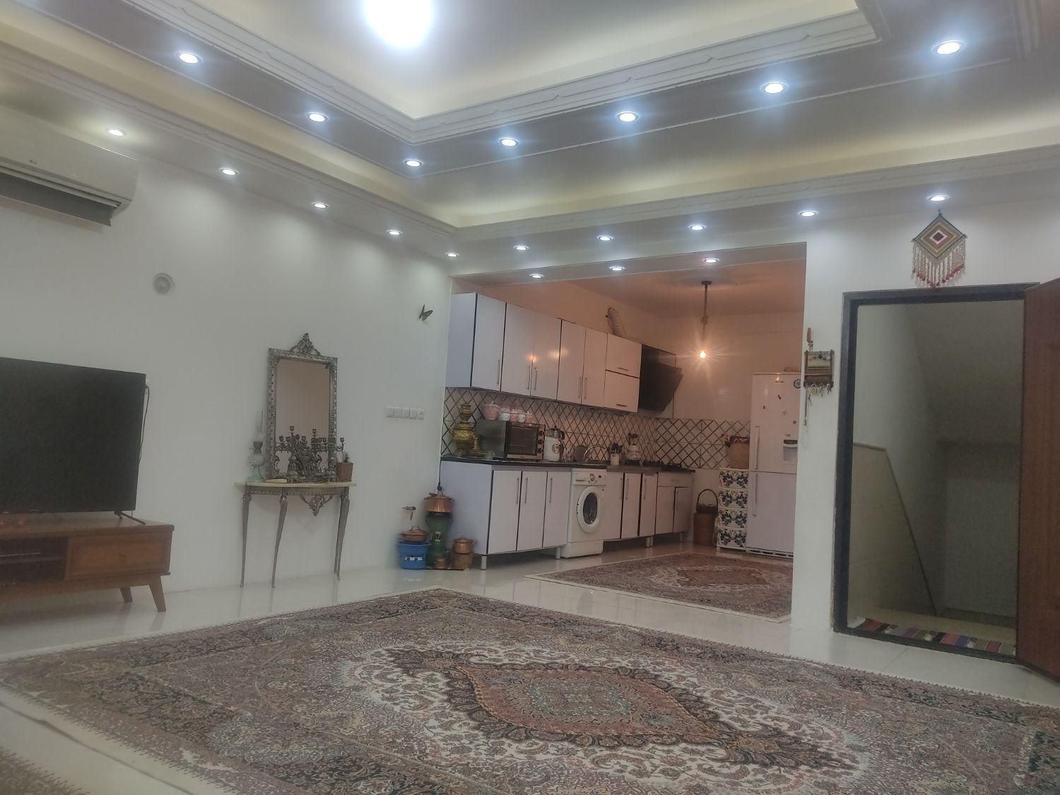 منزل ۱۲۰ متری همت/ مجهز به کابینت و شیرآلات/۲ خواب|فروش آپارتمان|قم, شهرک فاطمیه|دیوار