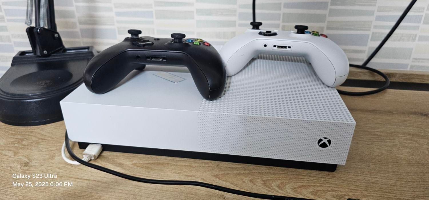 Xbox one s یک ترابایت دو دسته full game سالم|کنسول، بازی ویدئویی و آنلاین|همدان, |دیوار