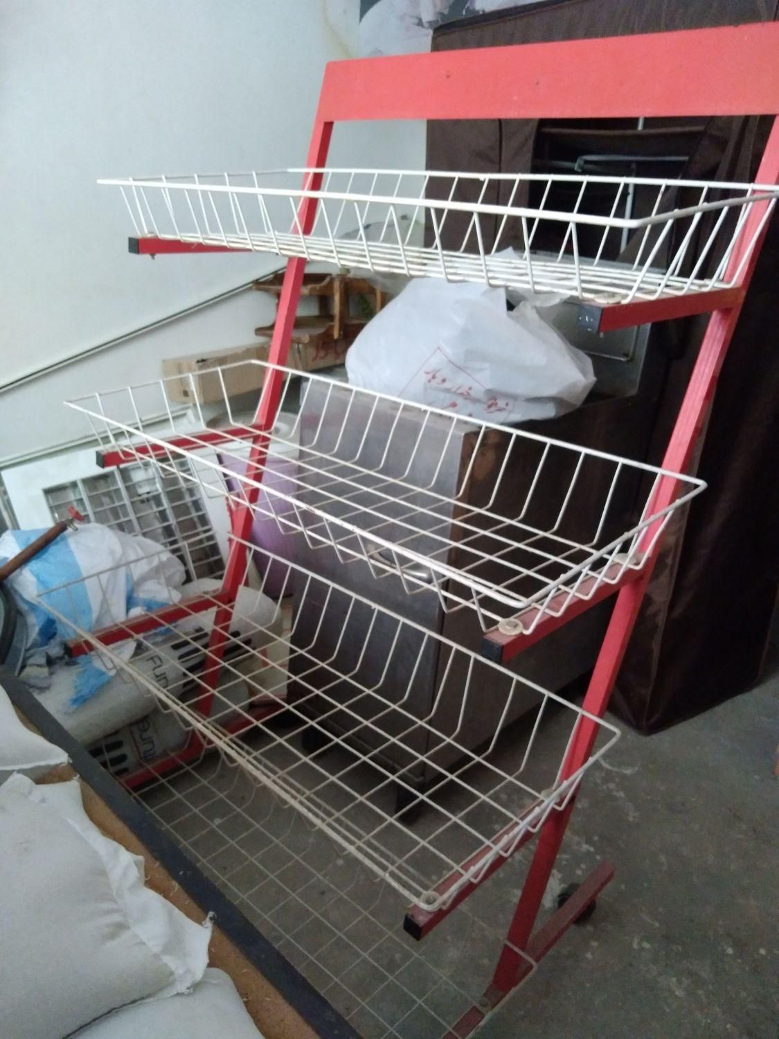 آب چکان و جای چیپس و پفک برای مغازه ها|آب‌چکان و نظم‌دهنده ظروف|سنندج, |دیوار