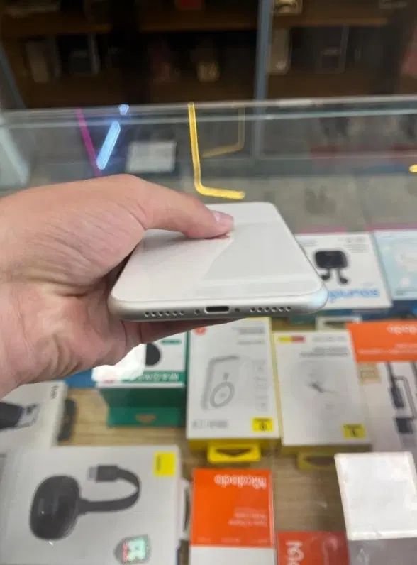 اپل iPhone 11 با حافظهٔ ۱۲۸ گیگابایت|موبایل|رشت, پورسینا|دیوار