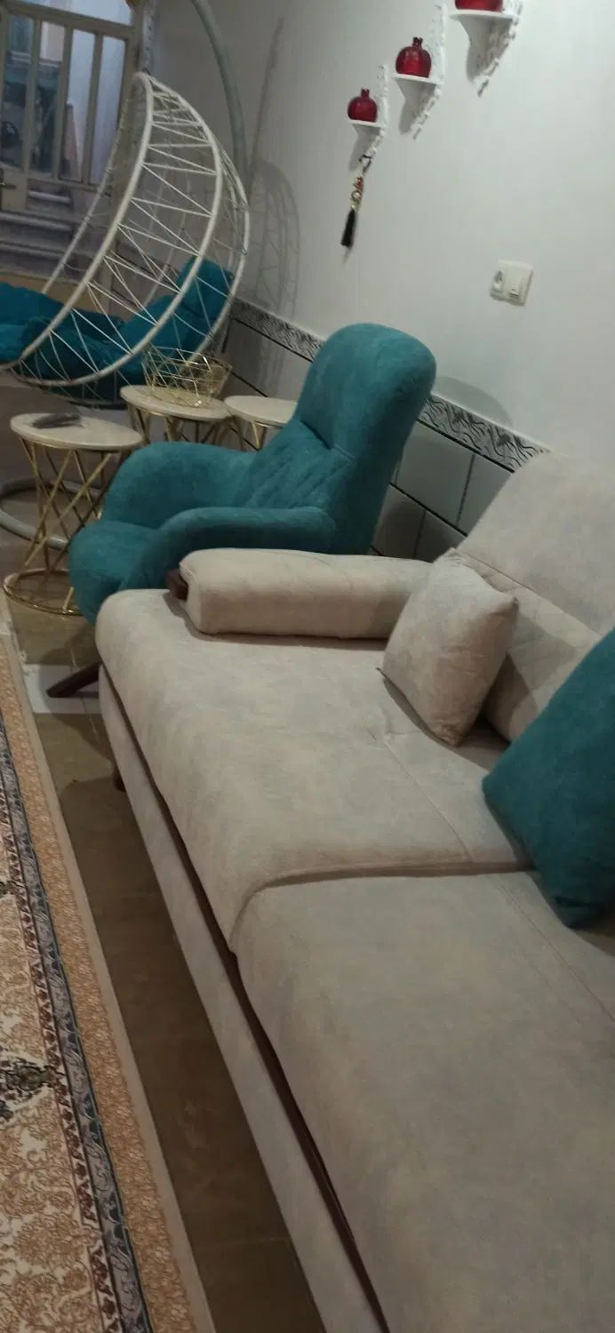 سرویس خواب کامل.ویه سرویس مبل ۸نفره..جنس چوب گردو|تخت و سرویس خواب|فیروزآباد (فارس), |دیوار