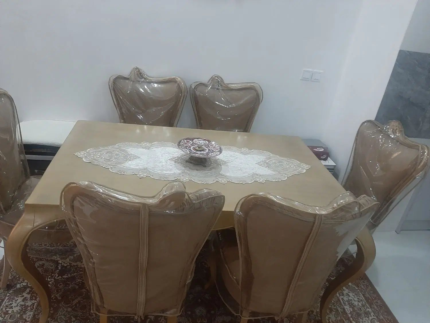 میز نهار خوری ۶نفره به همراه شیشه روی میز|میز و صندلی غذاخوری|تهران, سعیدآباد|دیوار