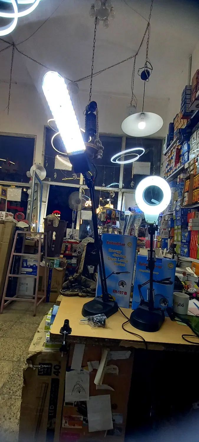 چراغ مطالعه LED ذربین دار مهندسی پایه متحرک اهرمی|چراغ خواب و آباژور|اردبیل, |دیوار