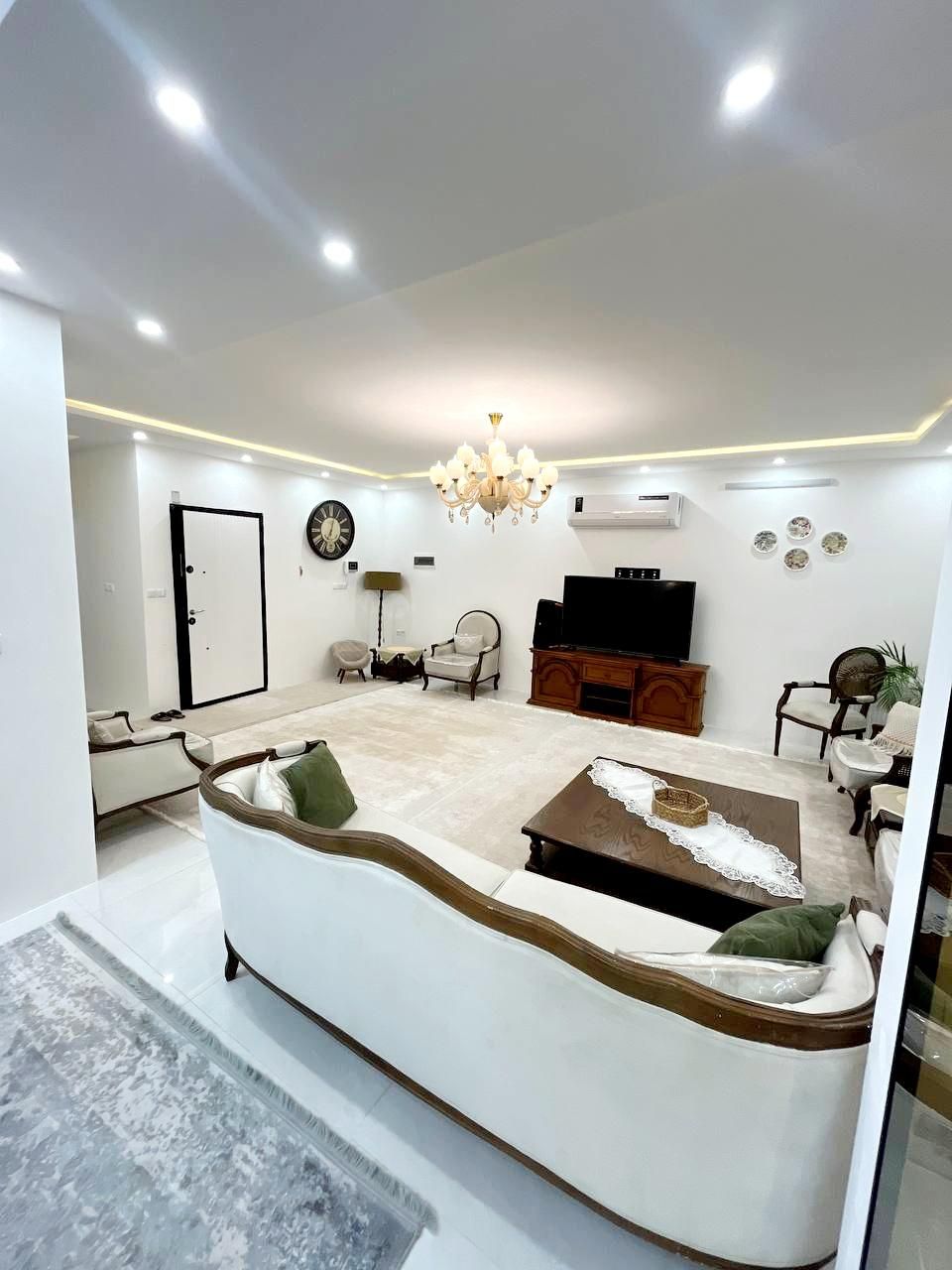 ویلایی ۲۸۵متر ۳طبقه خیابان ایستگاه|فروش خانه و ویلا|قم, ارم|دیوار