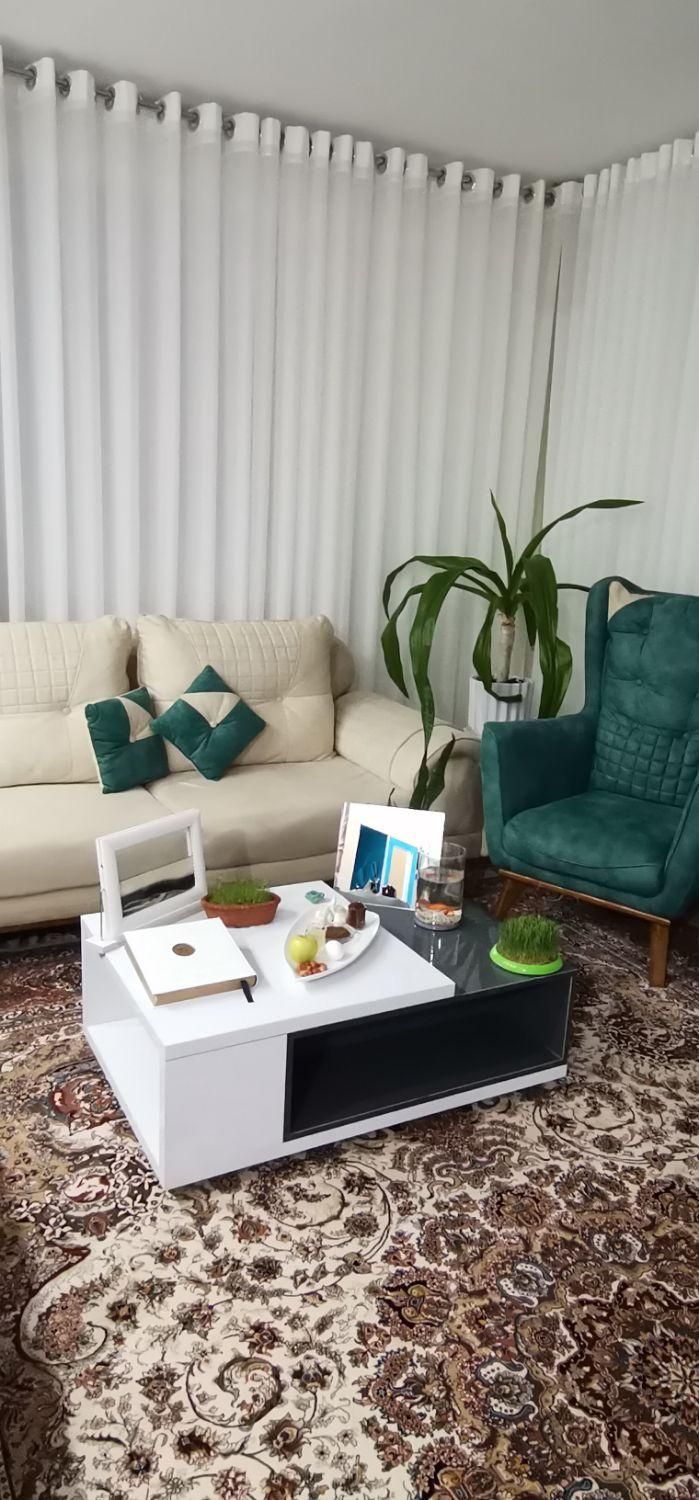 مبلمان ۸نفره درحد نو کم کار کرد با اسکلت عالی|مبلمان خانگی و میز عسلی|زرقان, |دیوار