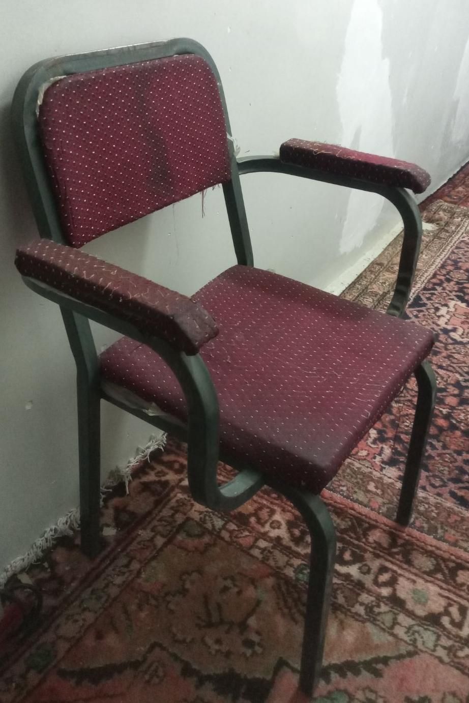 صندلی دسته دار|صندلی و نیمکت|بروجرد, |دیوار