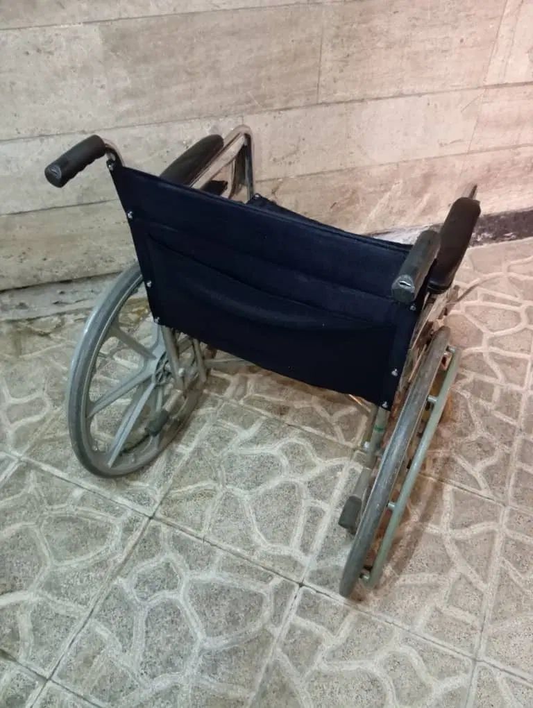 ویلچر تاشو مناسب بزرگسال|آرایشی، بهداشتی، درمانی|تهران, کوثر|دیوار