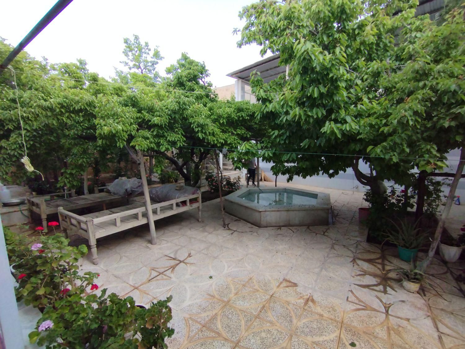 خاک باغچه و کود حیوانی وحمل نخاله با نیسان|خدمات باغبانی و درختکاری|مشهد, وکیل‌آباد|دیوار