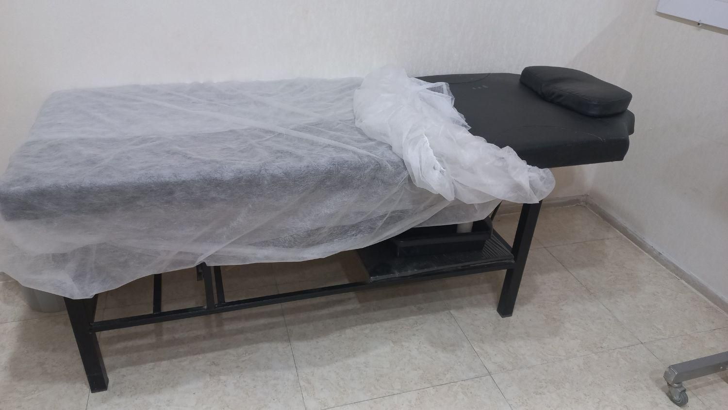 تخت تاشو، تابلوLED شش متری دوتا ترانس و سطل زباله|آرایشگاه و سالن‌های زیبایی|جم, |دیوار